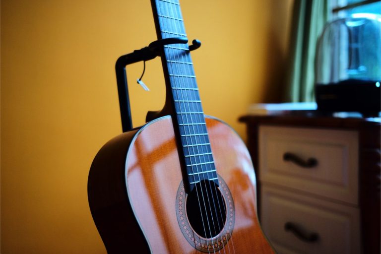 guitar6 3 768x512